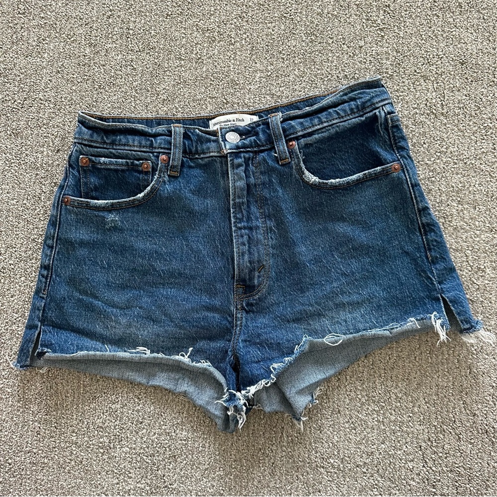 Abercrombie‎ & Fitch The Mom Short High Rise Jean Shorts Size 27/4